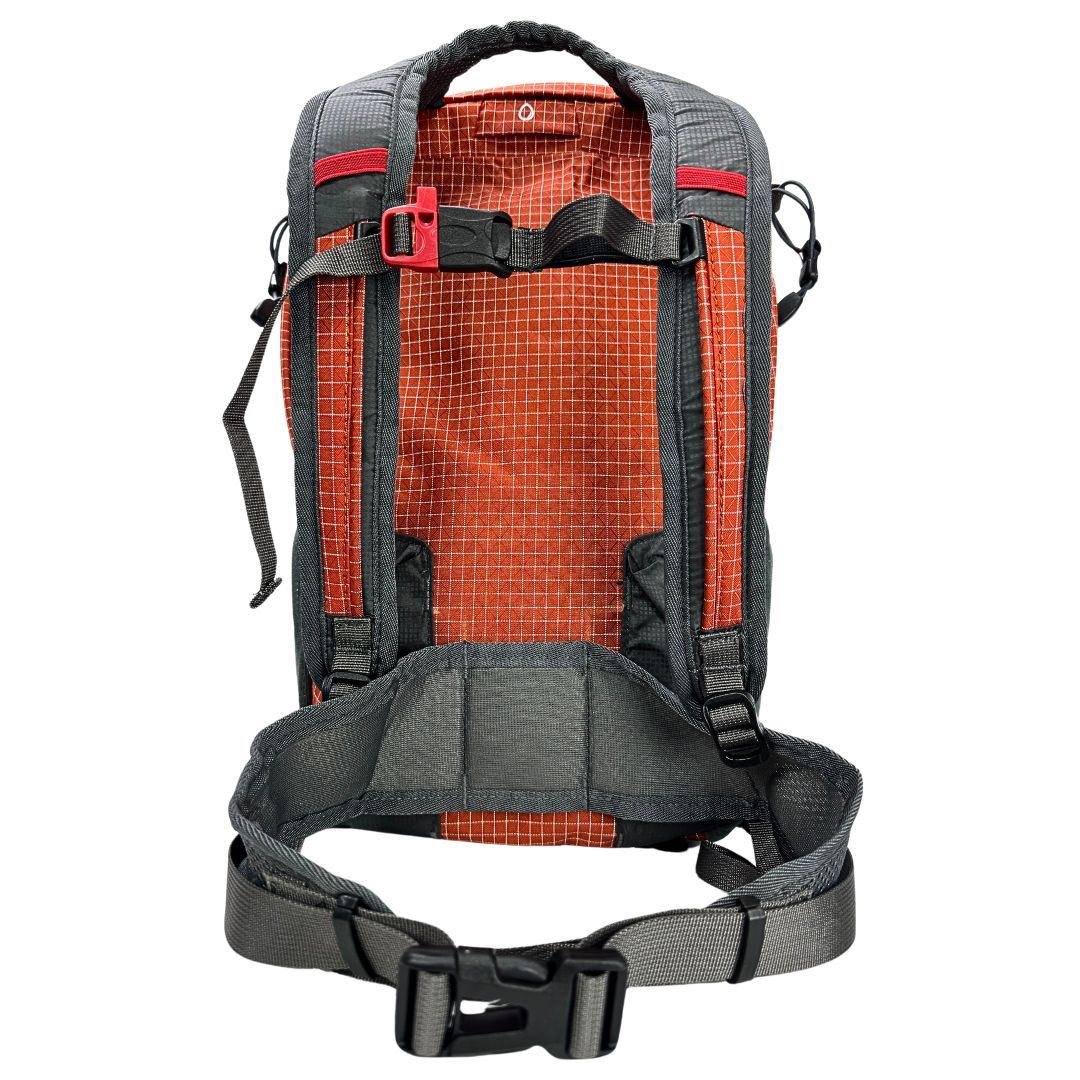 Near Zero Outdoor Gear Little Dean - 20L Hiking Backpack