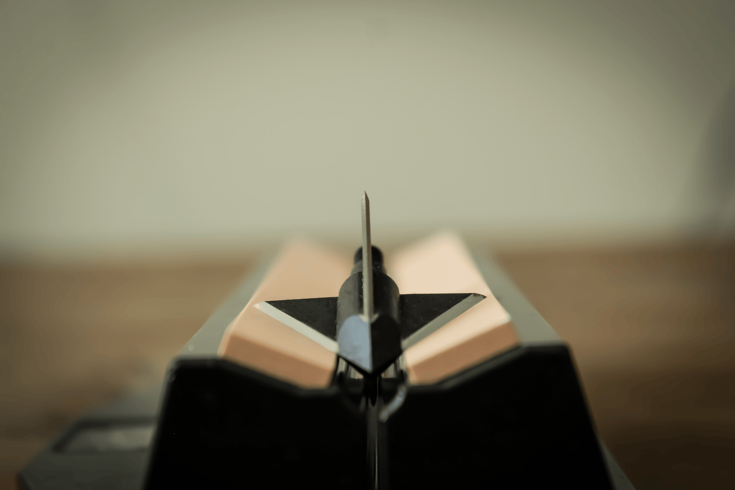 Tooth of the Arrow | Fine Grit 4-Blade Broadhead Sharpener